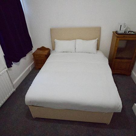 Gatwick Birchwood Lodge With Holiday Parking Горлі Екстер'єр фото