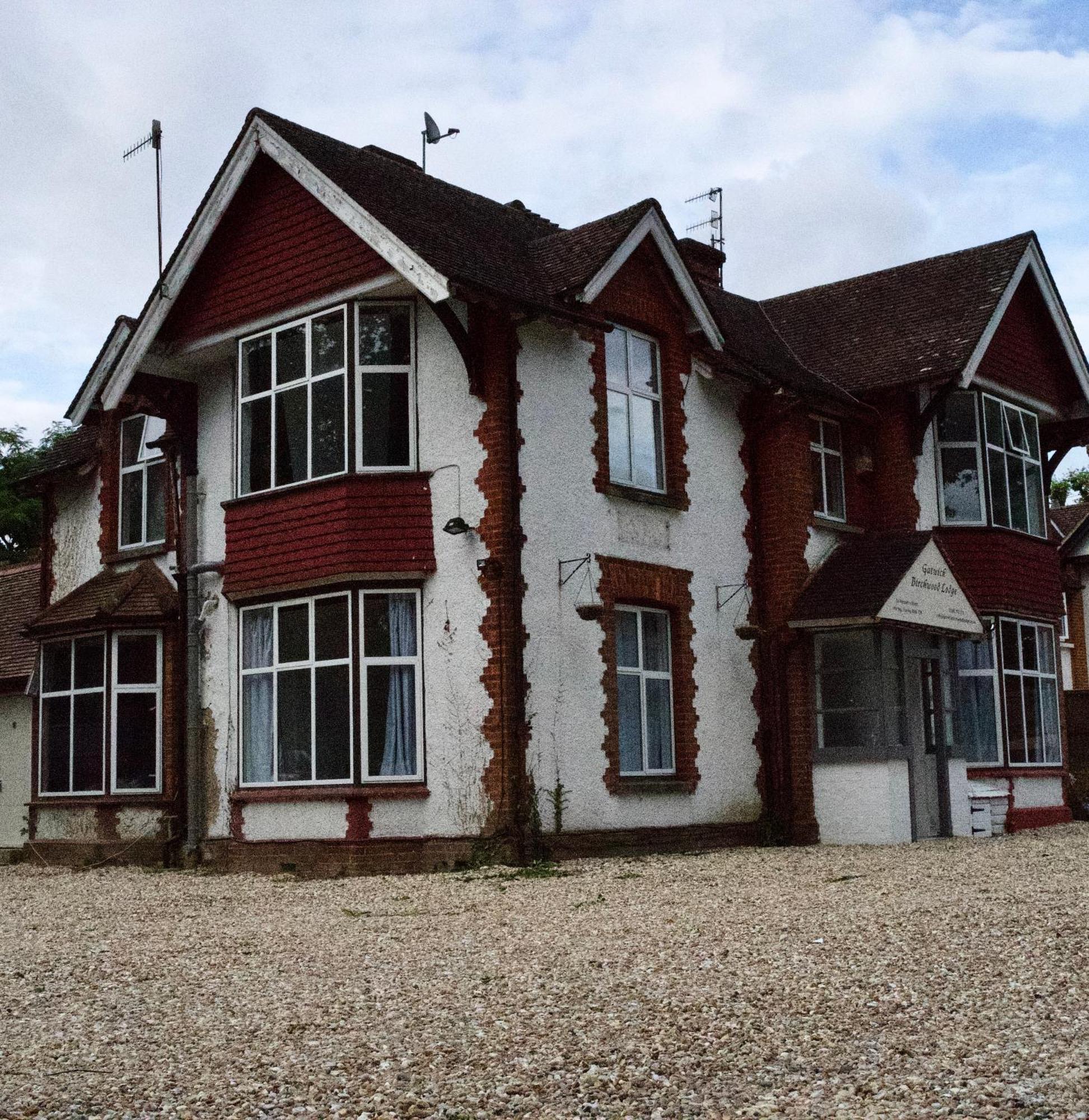 Gatwick Birchwood Lodge With Holiday Parking Горлі Екстер'єр фото