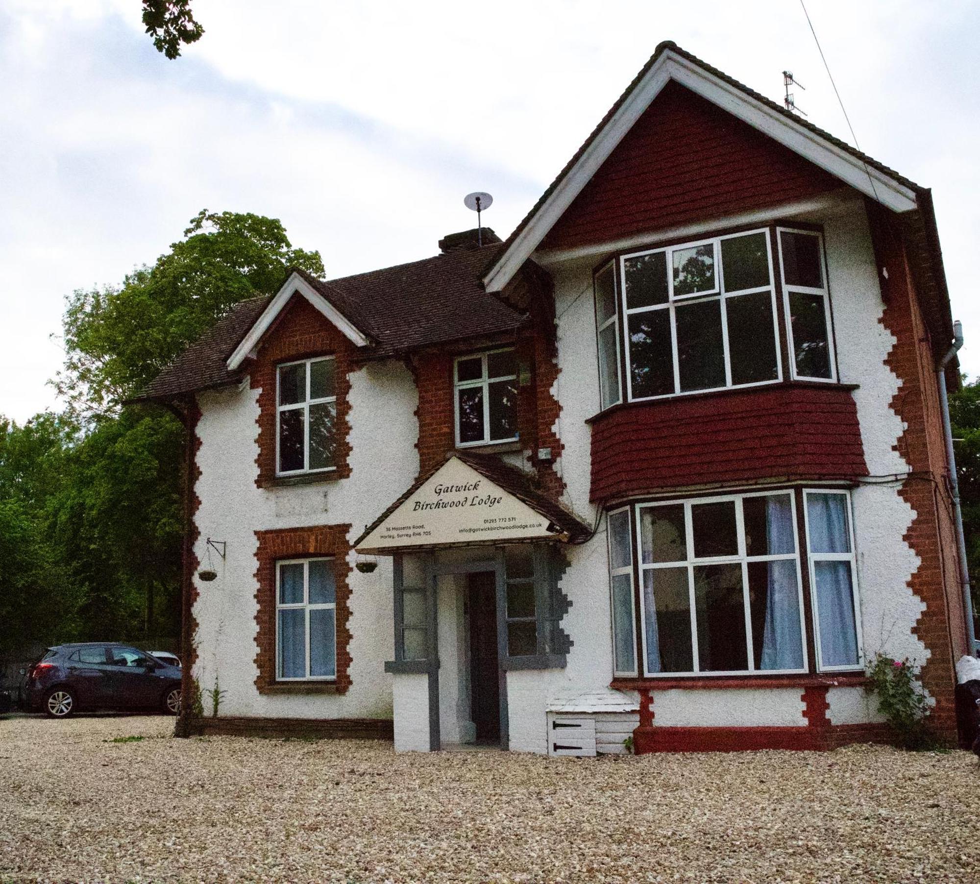 Gatwick Birchwood Lodge With Holiday Parking Горлі Екстер'єр фото