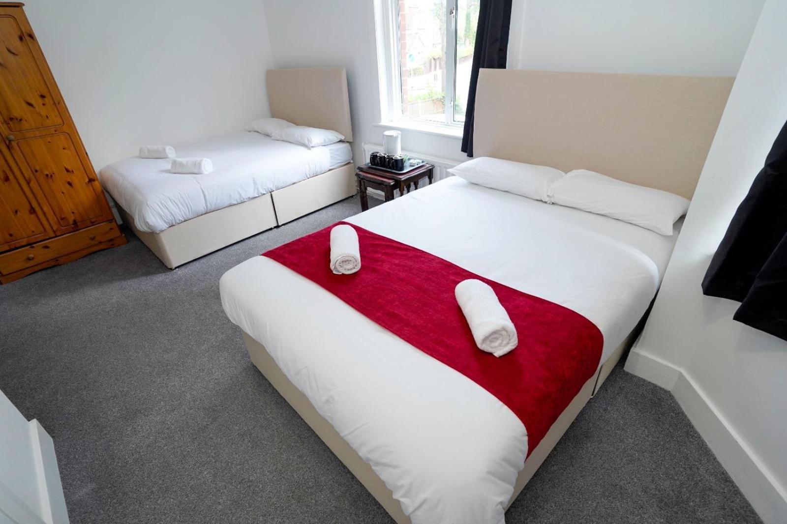 Gatwick Birchwood Lodge With Holiday Parking Горлі Екстер'єр фото
