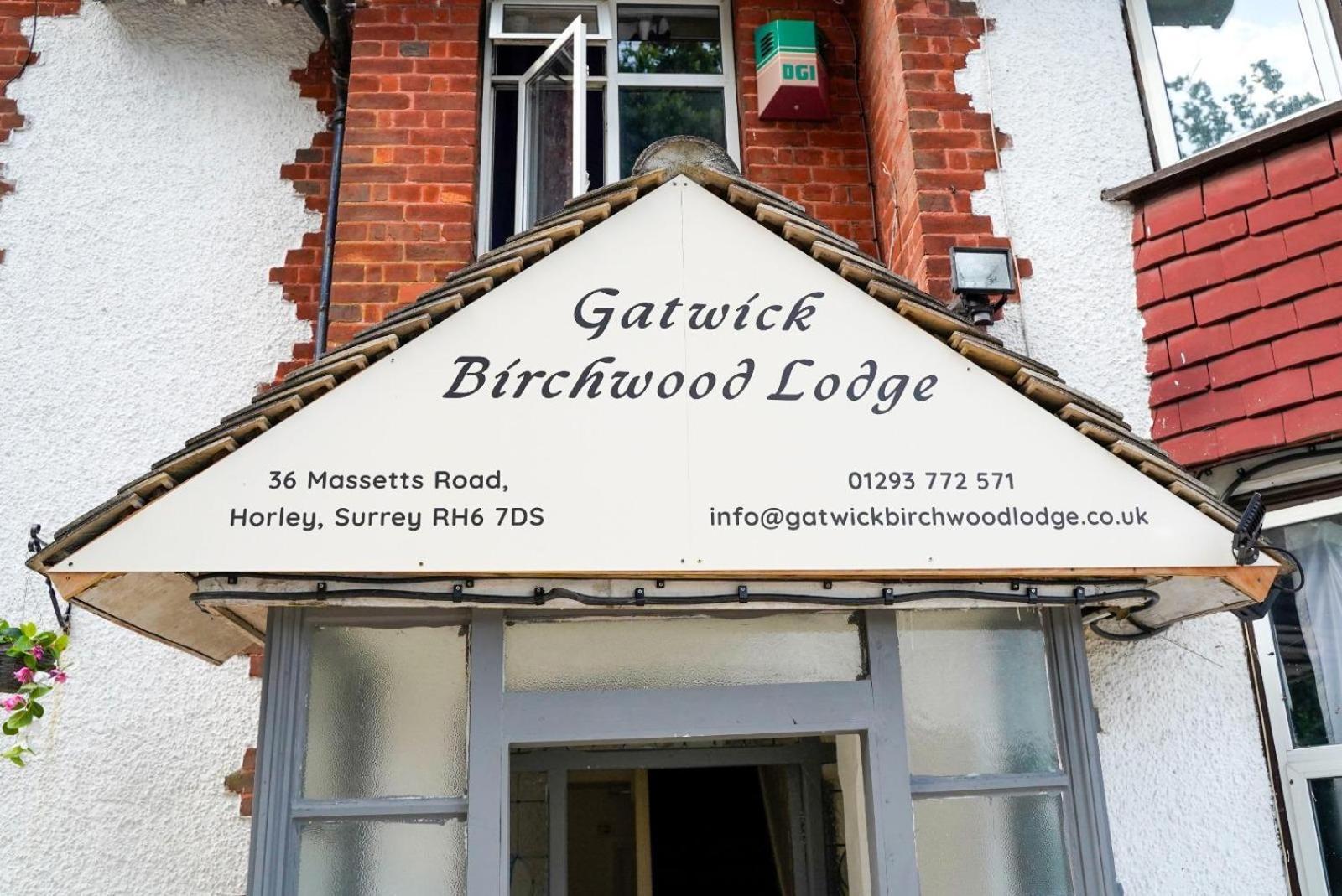 Gatwick Birchwood Lodge With Holiday Parking Горлі Екстер'єр фото